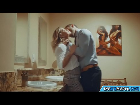 ❤️ Quandu una bionda tettona ti seduce in un bagnu publicu ❤❌ Super sex à co.passiveincome1.ru
